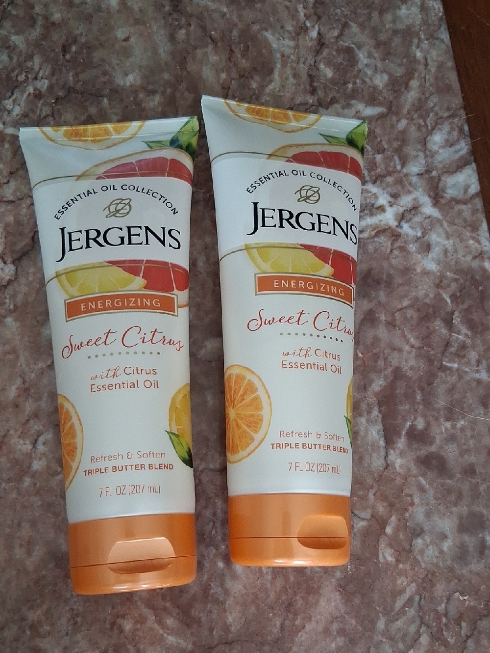 Jergens Energizing Sweet Citrus Moisturizer - Orange/White